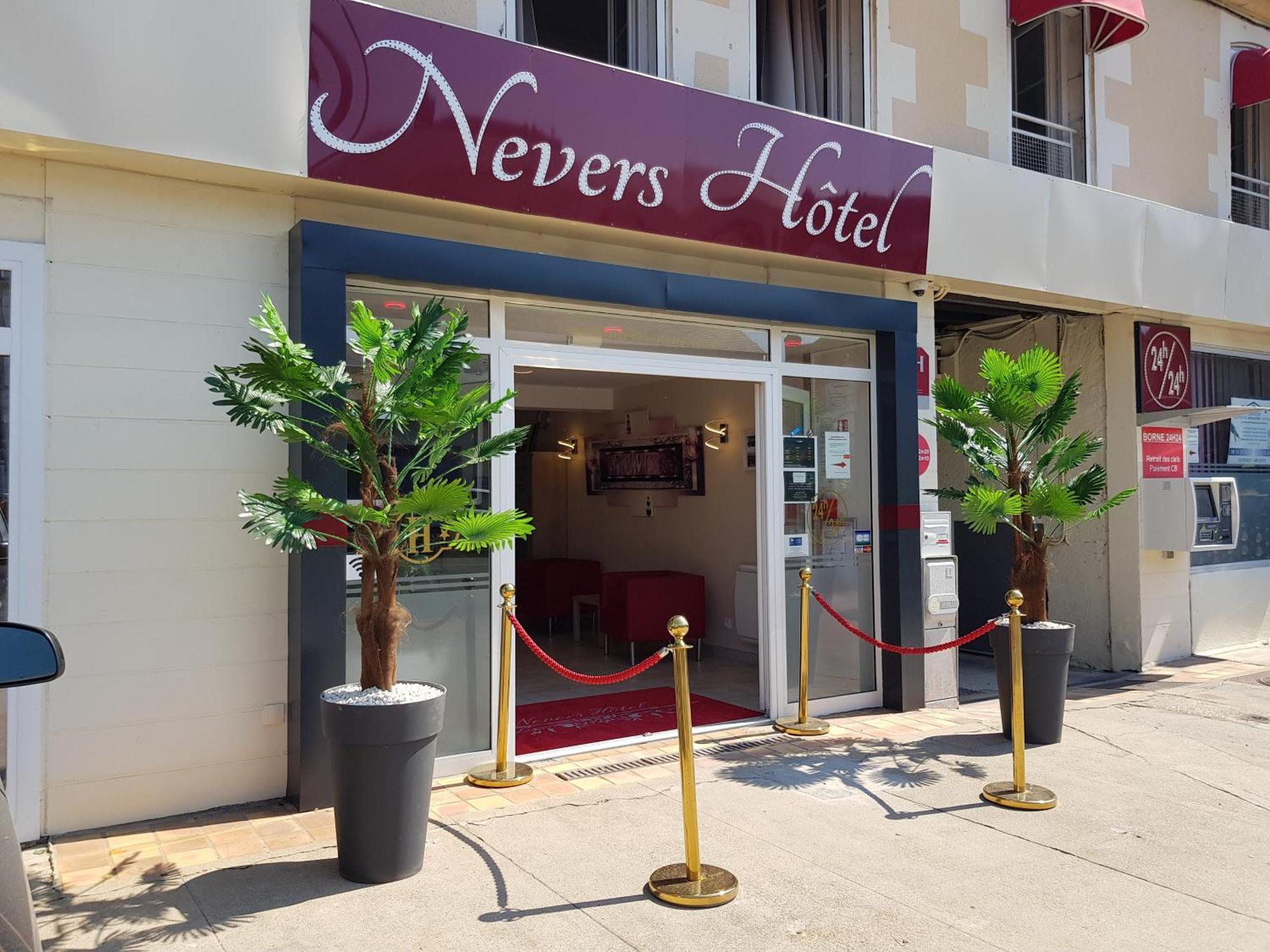 Nevers Hotel Buitenkant foto