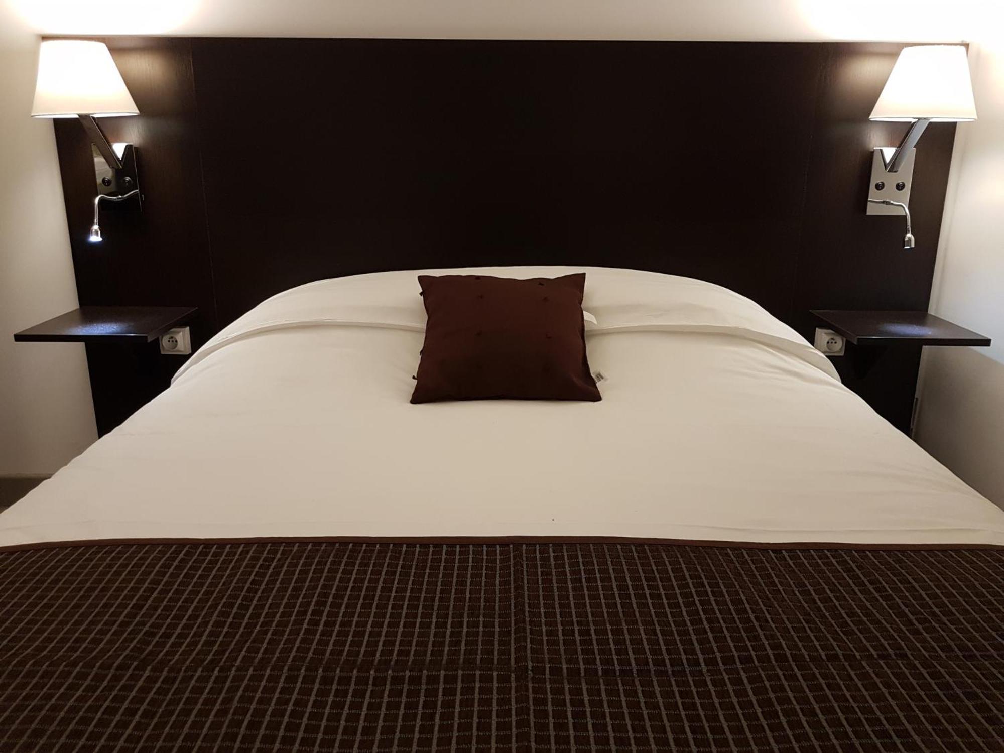 Nevers Hotel Buitenkant foto