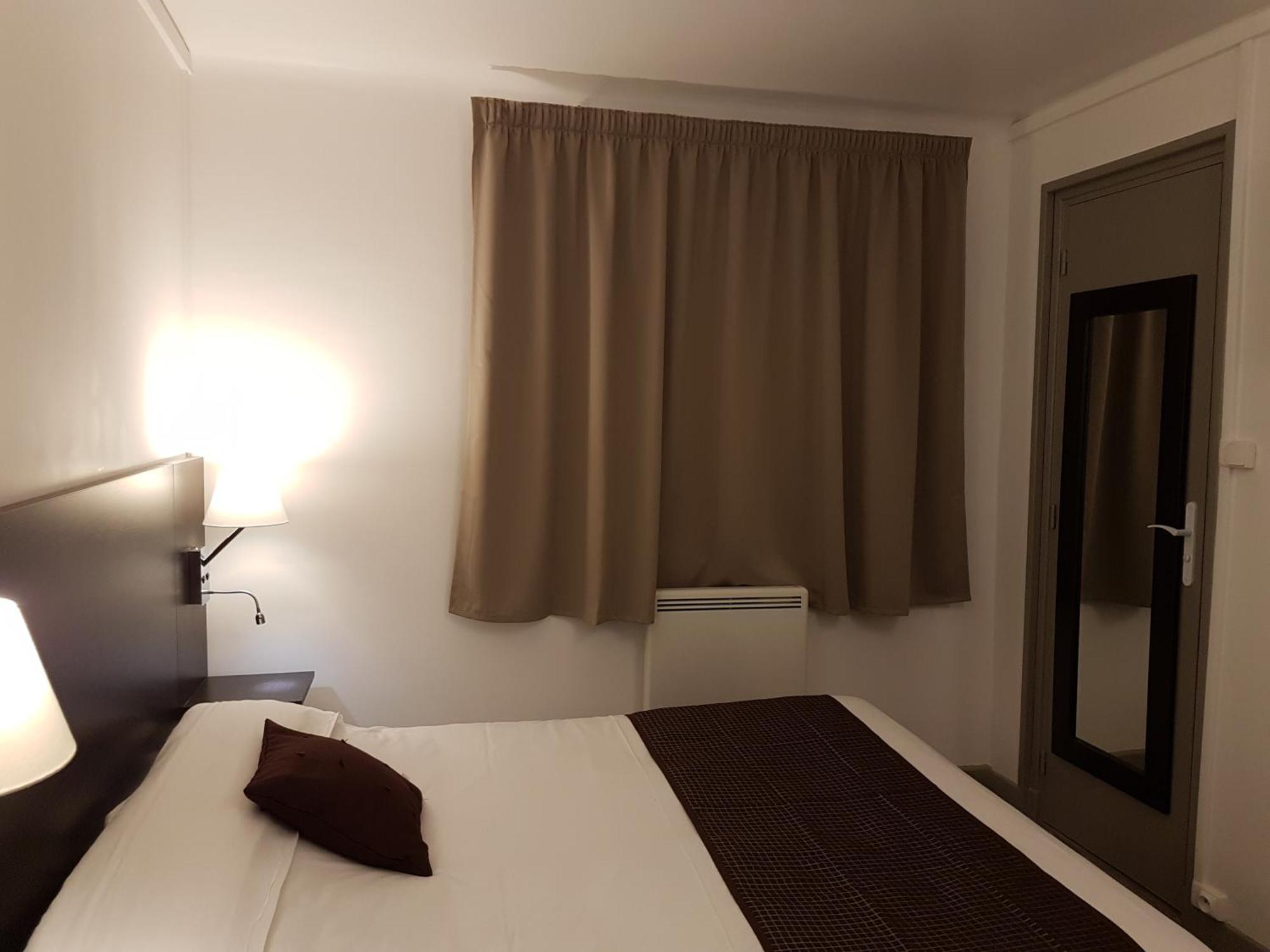 Nevers Hotel Buitenkant foto